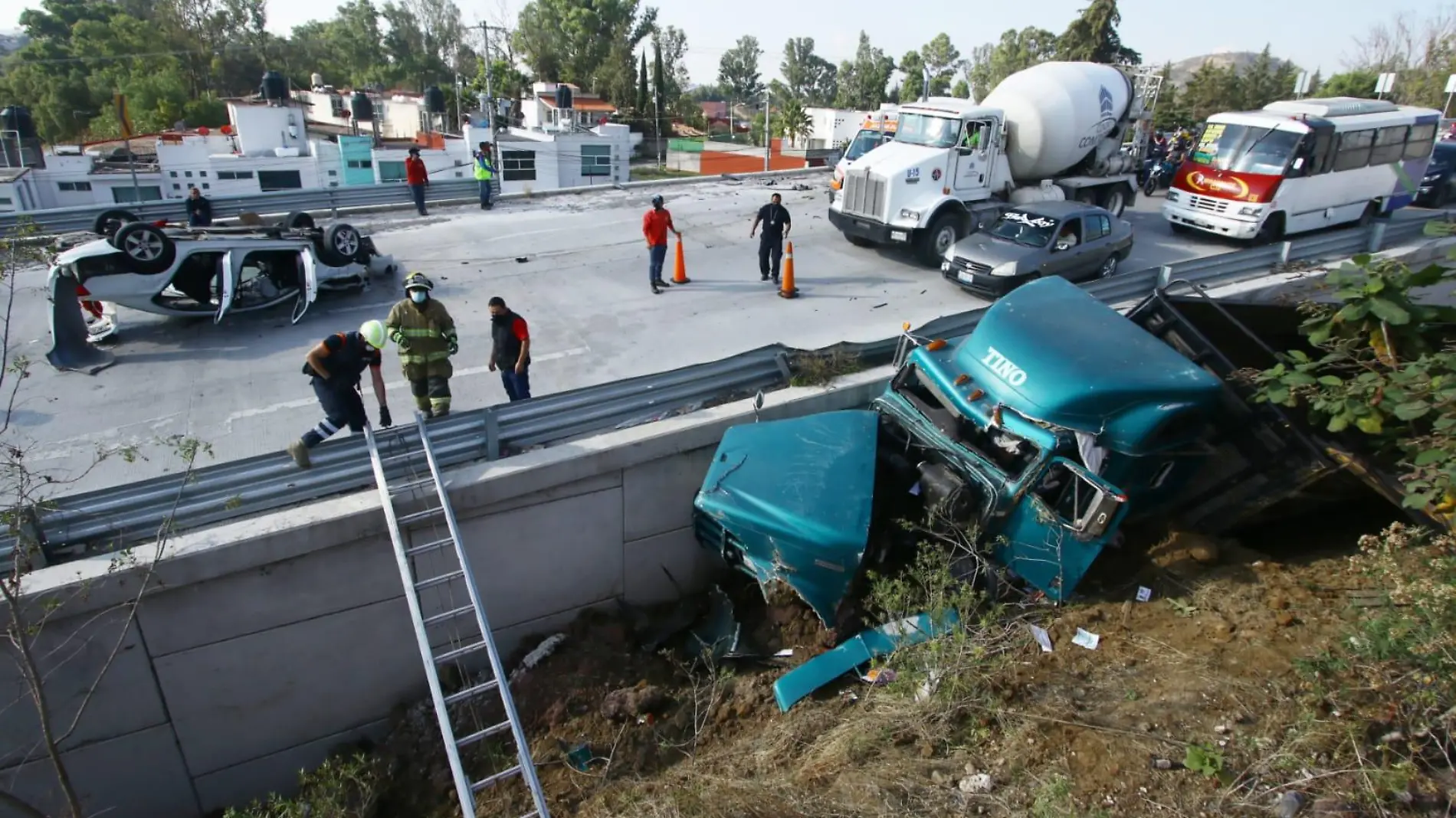 TRACTOCAMION VOLCADO VALSEQUILLO